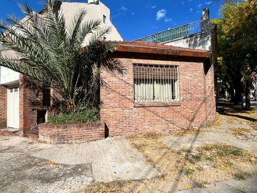 VENTA CASA LOTE PROPIO A REFACCIONAR VILLA URQUIZA