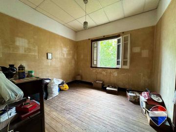 CASA y  3 LOCALES SOBRE 3 TERRENOS  EN LAS HERAS