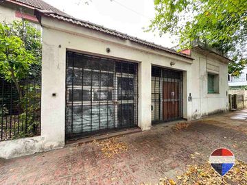 CASA y  3 LOCALES SOBRE 3 TERRENOS  EN LAS HERAS