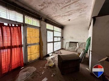 CASA y  3 LOCALES SOBRE 3 TERRENOS  EN LAS HERAS