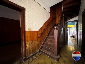 CASA y  3 LOCALES SOBRE 3 TERRENOS  EN LAS HERAS