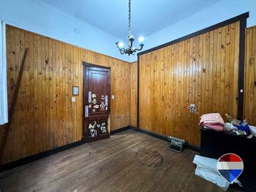 CASA y  3 LOCALES SOBRE 3 TERRENOS  EN LAS HERAS