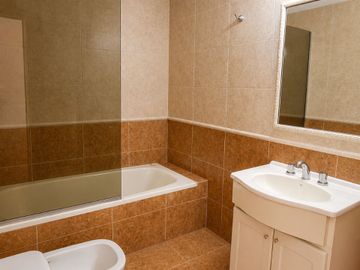 Venta Dto 3 Amb 2 baños , luminoso ! Villa Crespo