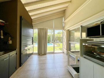 Venta casa 5 amb con pileta en El Lauquen