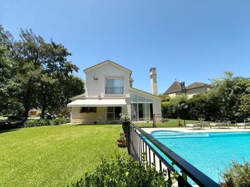 Venta casa 5 amb con pileta en El Lauquen