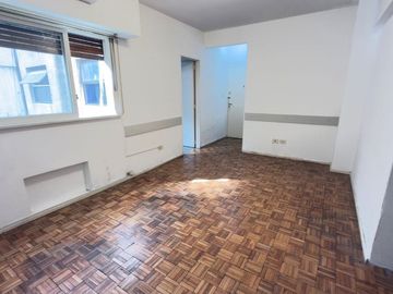 Venta departamento 2 ambientes en Microcentro