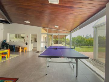 CASA EN VENTA BARRIO EL MIRADOR 6 DORMITORIOS