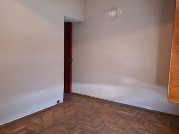 VENTA 2 CASAS 4 Y 3 AMB. PATIO COCH. LUZURIAGA