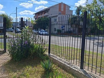 VENTA 2 CASAS 4 Y 3 AMB. PATIO COCH. LUZURIAGA