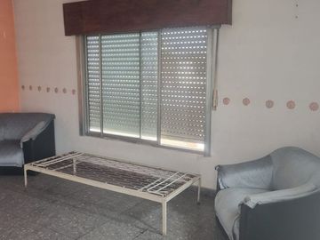 VENTA 2 CASAS 4 Y 3 AMB. PATIO COCH. LUZURIAGA