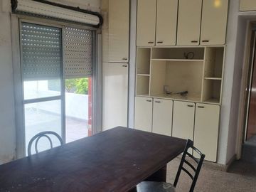 VENTA 2 CASAS 4 Y 3 AMB. PATIO COCH. LUZURIAGA