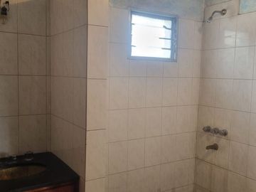 VENTA 2 CASAS 4 Y 3 AMB. PATIO COCH. LUZURIAGA