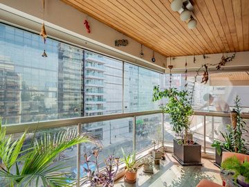 Excelente Semipiso de 4 Ambientes con Cochera