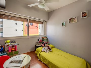 Excelente Semipiso de 4 Ambientes con Cochera