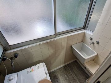 VENTA DEPARTAMENTO 3 AMBIENTES COGHLAN.-