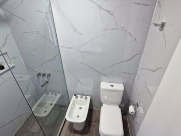 VENTA DEPARTAMENTO 3 AMBIENTES COGHLAN.-