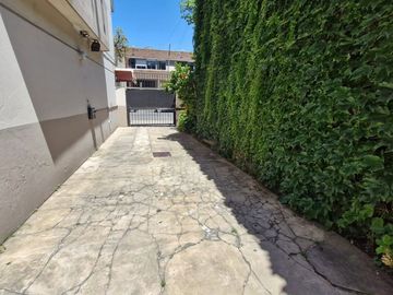 VENTA DEPARTAMENTO 3 AMBIENTES COGHLAN.-