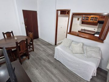 VENTA DEPARTAMENTO 3 AMBIENTES COGHLAN.-