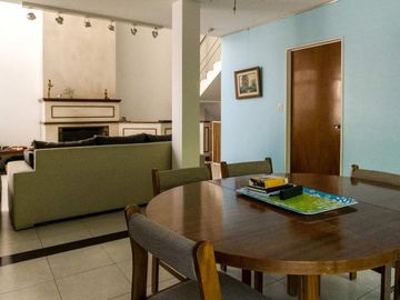 Casa 5 Amb. con Terraza y Cocheras 3 Pisos_ Núñez