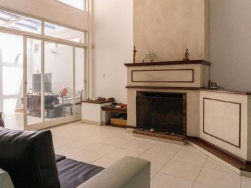 Casa 5 Amb. con Terraza y Cocheras 3 Pisos_ Núñez