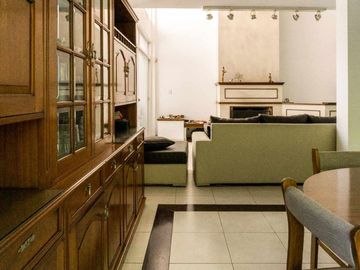 Casa 5 Amb. con Terraza y Cocheras 3 Pisos_ Núñez
