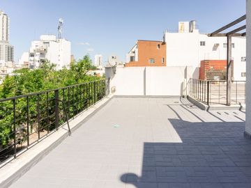 Casa 5 Amb. con Terraza y Cocheras 3 Pisos_ Núñez