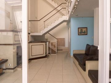 Casa 5 Amb. con Terraza y Cocheras 3 Pisos_ Núñez