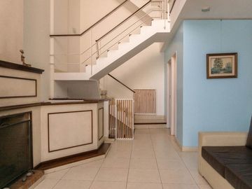 Casa 5 Amb. con Terraza y Cocheras 3 Pisos_ Núñez