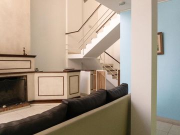 Casa 5 Amb. con Terraza y Cocheras 3 Pisos_ Núñez