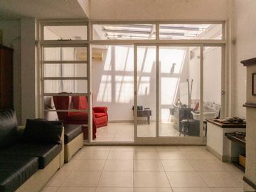 Casa 5 Amb. con Terraza y Cocheras 3 Pisos_ Núñez