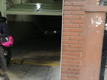 VENTA COCHERA EN BALVANERA