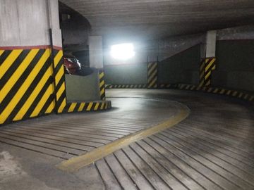 VENTA  COCHERA FIJA CUBIERTA (zona Tribunales)