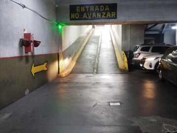 VENTA  COCHERA FIJA CUBIERTA (zona Tribunales)