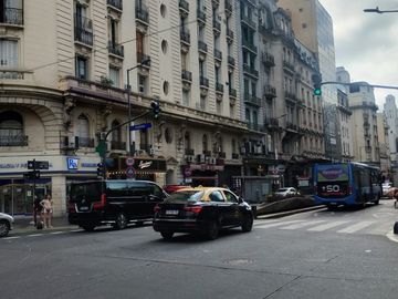 VENTA  COCHERA FIJA CUBIERTA (zona Tribunales)