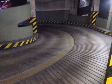 VENTA  COCHERA FIJA CUBIERTA (zona Tribunales)