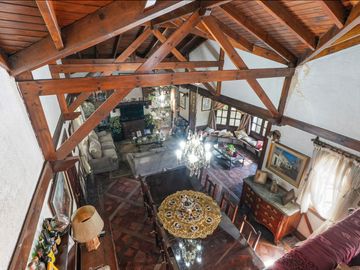 Venta Casa Quinta con pileta en Barrio Corimayo