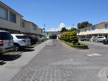Casa en condominio en renta en Coaxustenco, Metepec