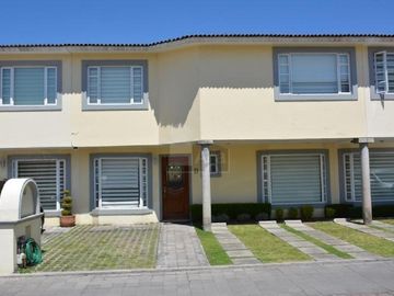 Casa en condominio en renta en Coaxustenco, Metepec