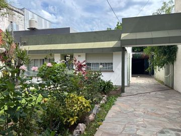VENTA CASA 3 AMB VILLA LUZURIAGA / DEPOSITO