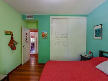 CASA 5 DORMITORIOS EN VENTA LA PLATA CON PILETA