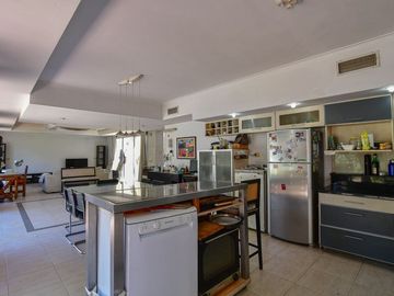 CASA 5 DORMITORIOS EN VENTA LA PLATA CON PILETA