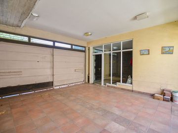 CASA 5 DORMITORIOS EN VENTA LA PLATA CON PILETA