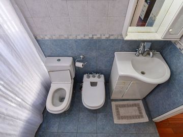 CASA 5 DORMITORIOS EN VENTA LA PLATA CON PILETA