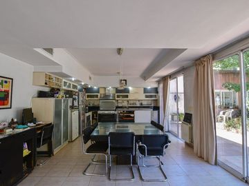 CASA 5 DORMITORIOS EN VENTA LA PLATA CON PILETA