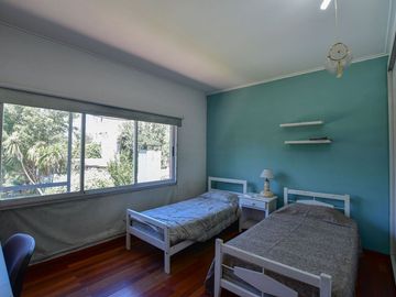 CASA 5 DORMITORIOS EN VENTA LA PLATA CON PILETA