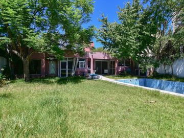 CASA 5 DORMITORIOS EN VENTA LA PLATA CON PILETA
