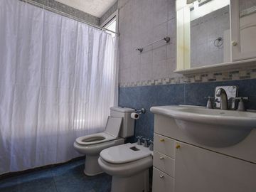 CASA 5 DORMITORIOS EN VENTA LA PLATA CON PILETA