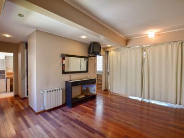 CASA 5 DORMITORIOS EN VENTA LA PLATA CON PILETA