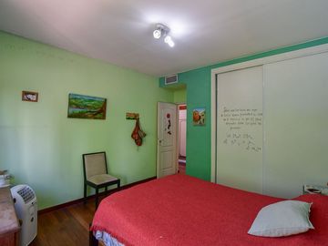 CASA 5 DORMITORIOS EN VENTA LA PLATA CON PILETA