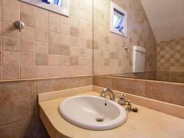 CASA 5 DORMITORIOS EN VENTA LA PLATA CON PILETA